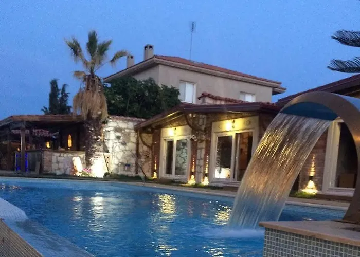 Casa Sevilla Отель Алачати